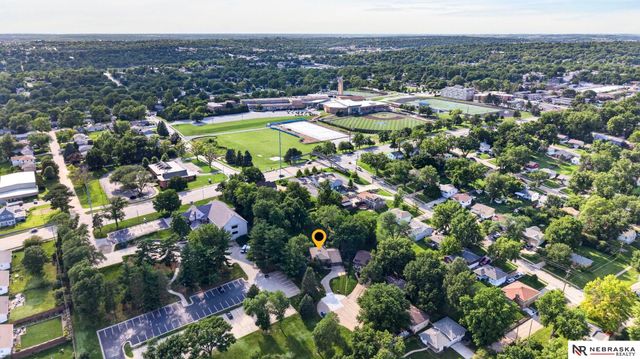 7076 Nicholas Circle, Omaha, NE 68132