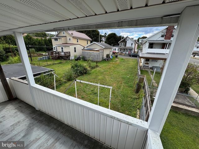 6 S SPRUCE ST, Mount Carmel, PA 17851