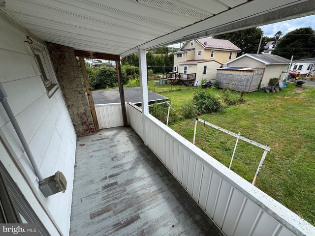 6 S SPRUCE ST, Mount Carmel, PA 17851