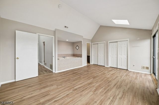 1 Brookside Hts F, Wanaque Boro, NJ 07465