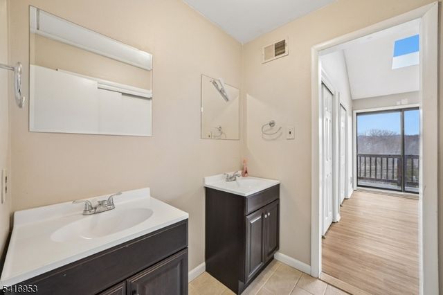 1 Brookside Hts F, Wanaque Boro, NJ 07465