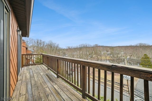 1 Brookside Hts F, Wanaque Boro, NJ 07465