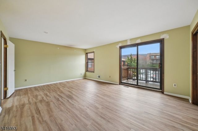 1 Brookside Hts F, Wanaque Boro, NJ 07465