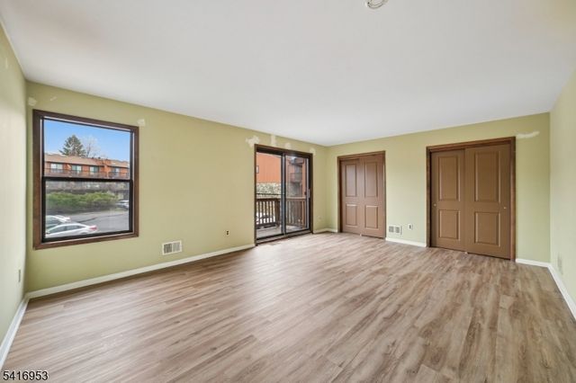 1 Brookside Hts F, Wanaque Boro, NJ 07465