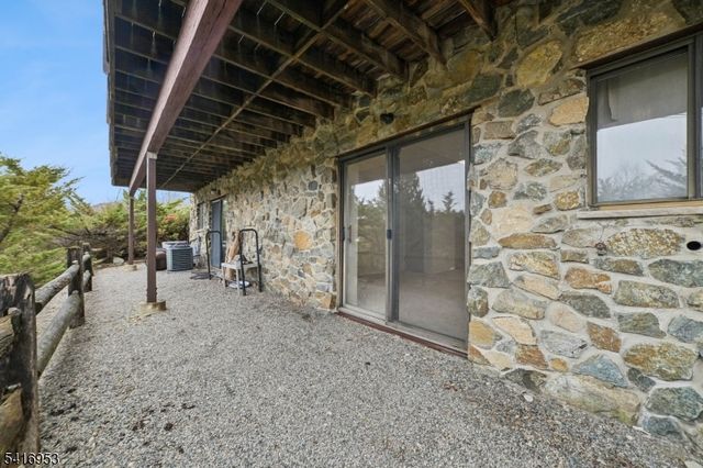 1 Brookside Hts F, Wanaque Boro, NJ 07465