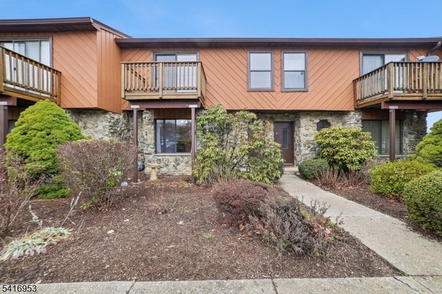 1 Brookside Hts F, Wanaque Boro, NJ 07465