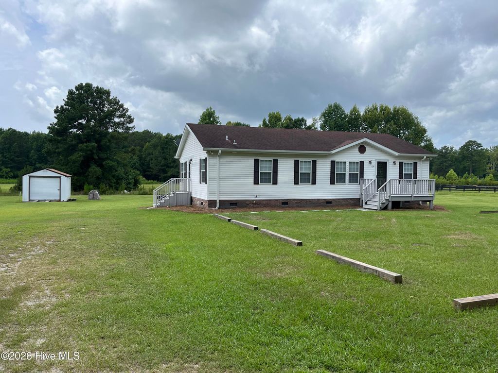 624 Old Blossom Ferry Road, Rocky Point, NC 28457