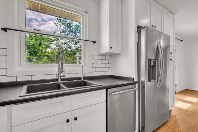 138 Carriage Dr, Nashville, TN 37221