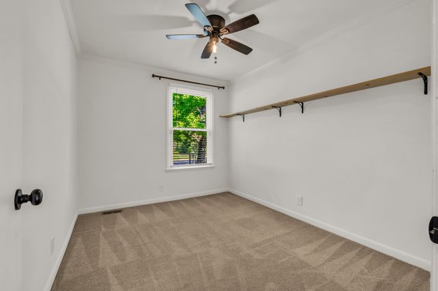 138 Carriage Dr, Nashville, TN 37221