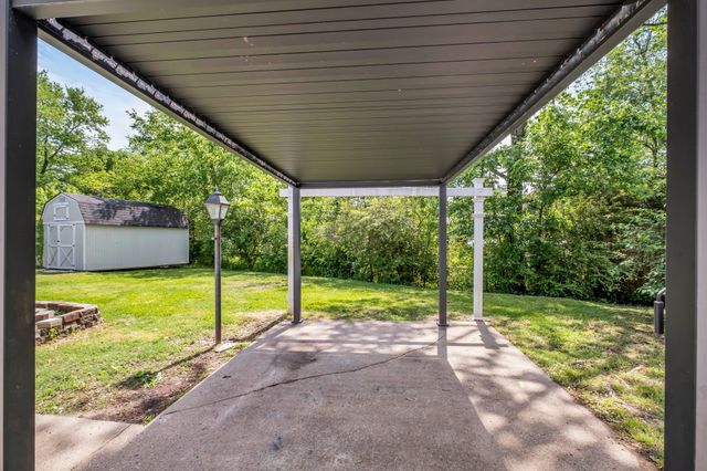 138 Carriage Dr, Nashville, TN 37221