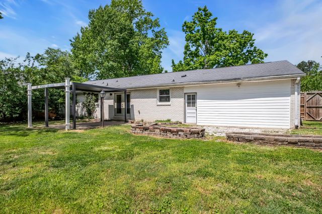 138 Carriage Dr, Nashville, TN 37221