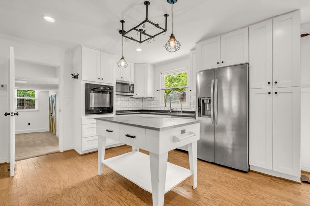 138 Carriage Dr, Nashville, TN 37221