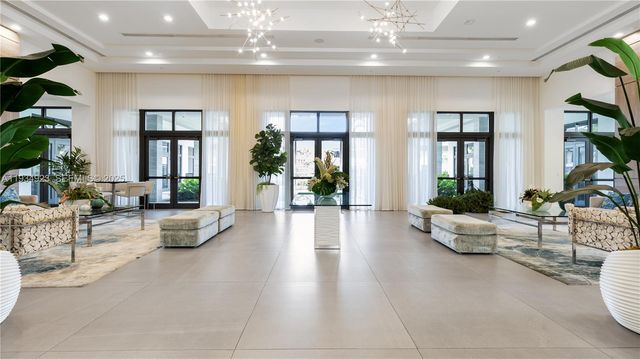 8206 NW 43rd St, Doral, FL 33166