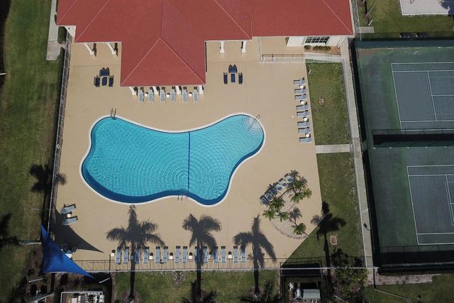 6020 Spring Lake Terrace, Fort Pierce, FL 34951