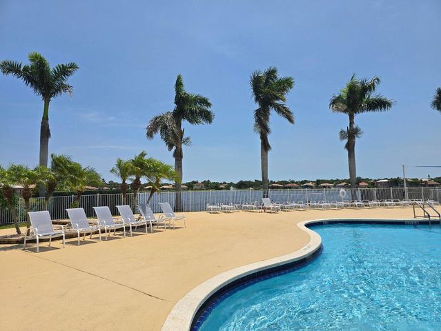 6020 Spring Lake Terrace, Fort Pierce, FL 34951