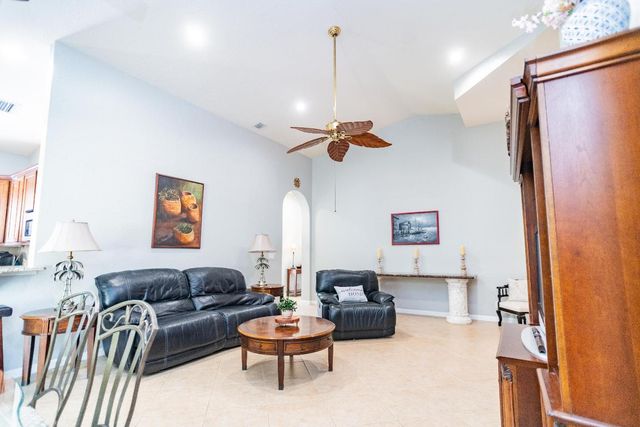 6020 Spring Lake Terrace, Fort Pierce, FL 34951