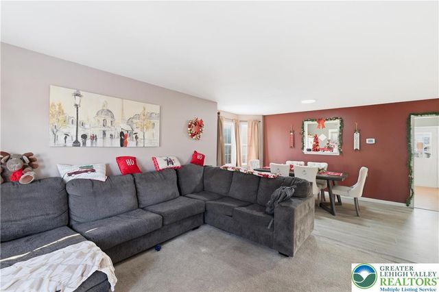 347 South Oak Street, Freemansburg Boro, PA 18017