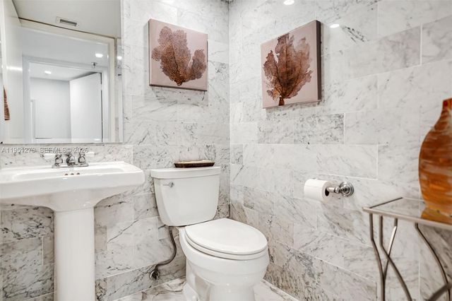 9341 Collins Ave 201, Surfside, FL 33154