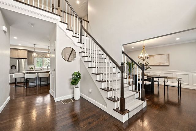 45 Saddleback Ln, Canton, MA 02021