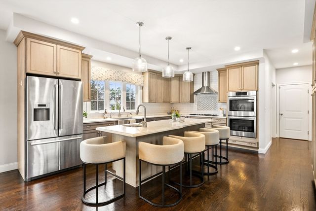 45 Saddleback Ln, Canton, MA 02021