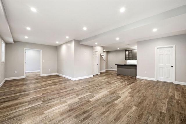 45 Saddleback Ln, Canton, MA 02021