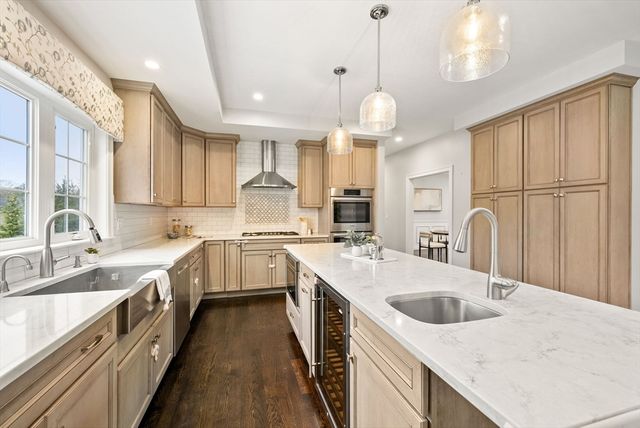 45 Saddleback Ln, Canton, MA 02021