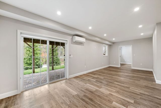 45 Saddleback Ln, Canton, MA 02021