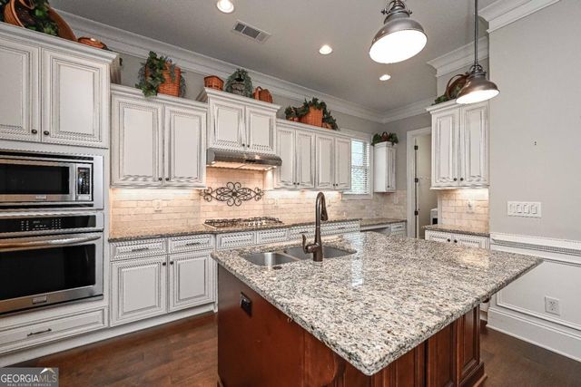 62 Cedarcrest Village Court, Acworth, GA 30101