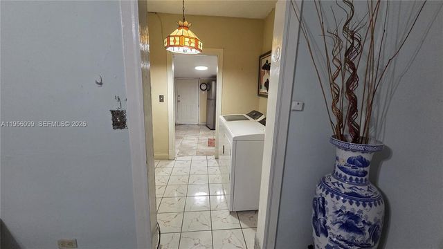 2764 NW 31st St, Miami, FL 33142