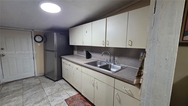 2764 NW 31st St, Miami, FL 33142