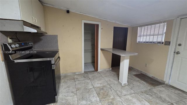 2764 NW 31st St, Miami, FL 33142