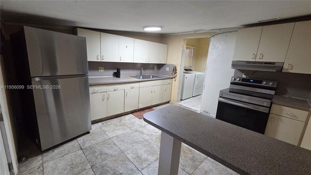 2764 NW 31st St, Miami, FL 33142