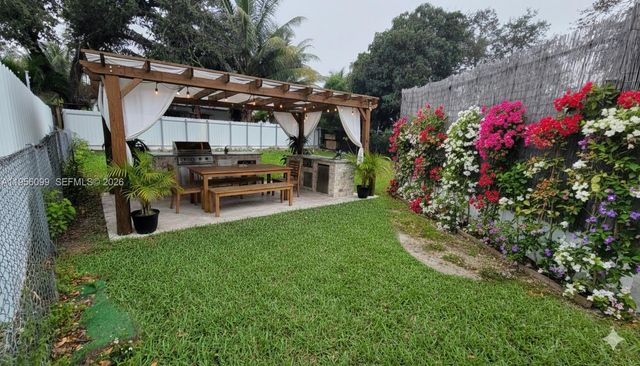 2764 NW 31st St, Miami, FL 33142