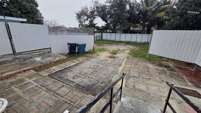 2764 NW 31st St, Miami, FL 33142