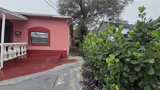 2764 NW 31st St, Miami, FL 33142