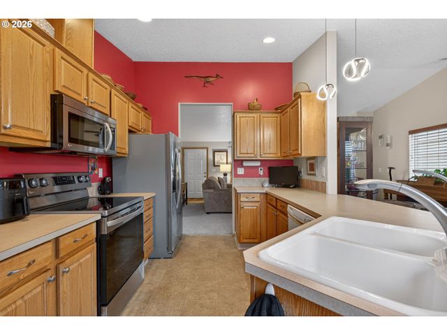 2431 Se 62ND Ln, Hillsboro, OR 97123