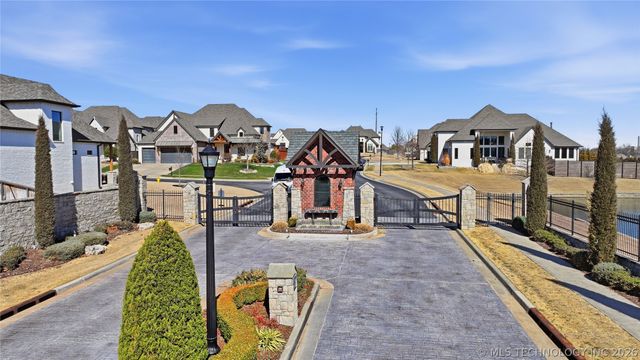 730 W 110th Street S, Jenks, OK 74037