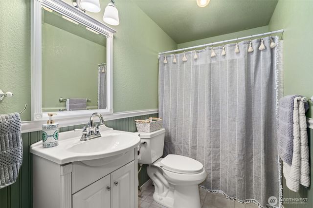 9138 Skokomish Way NE, Olympia, WA 98516