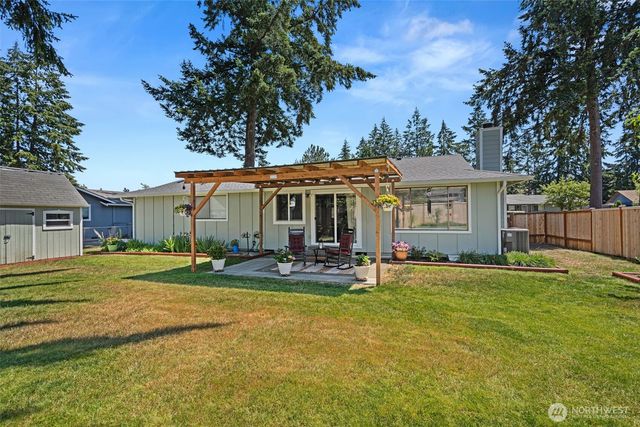 9138 Skokomish Way NE, Olympia, WA 98516