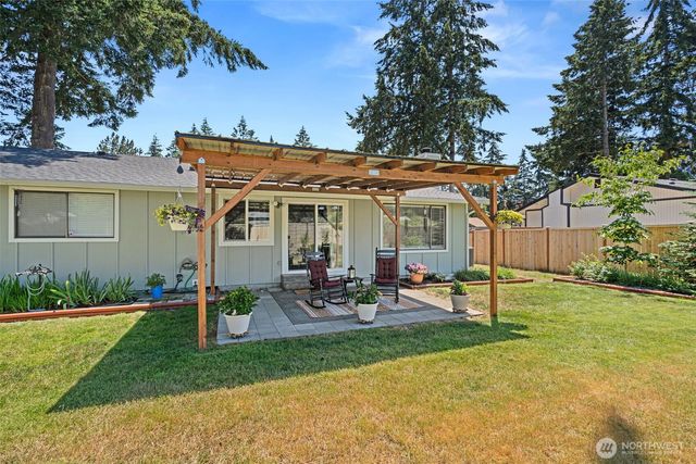 9138 Skokomish Way NE, Olympia, WA 98516