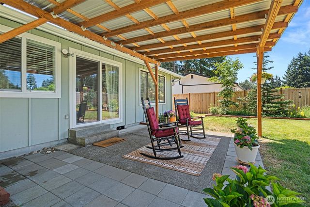 9138 Skokomish Way NE, Olympia, WA 98516