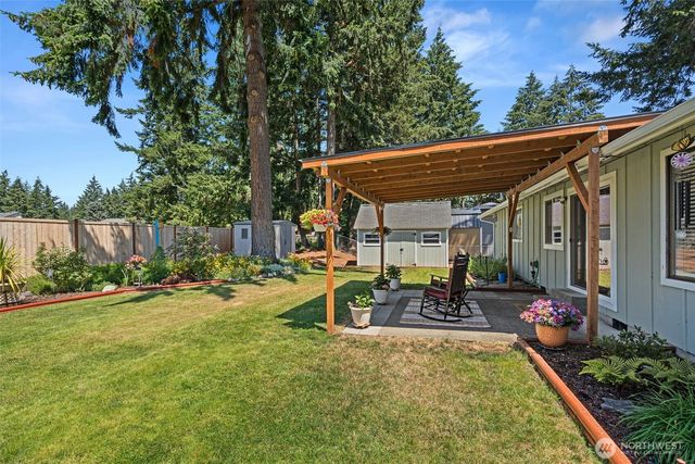 9138 Skokomish Way NE, Olympia, WA 98516