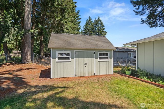 9138 Skokomish Way NE, Olympia, WA 98516