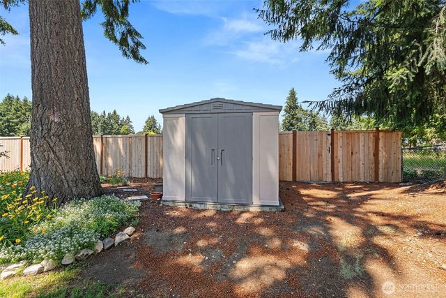 9138 Skokomish Way NE, Olympia, WA 98516