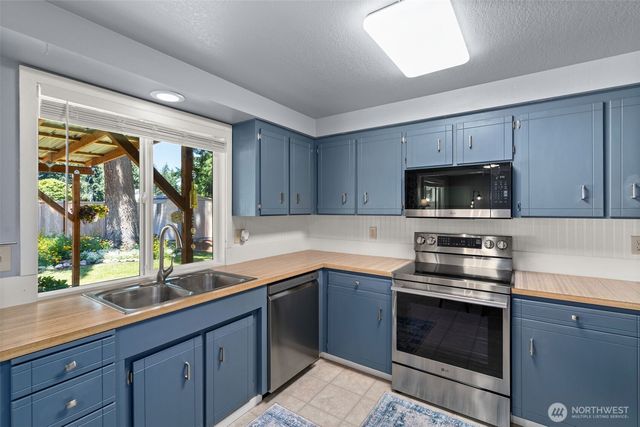 9138 Skokomish Way NE, Olympia, WA 98516