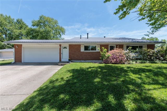 324 Charring Cross Drive, Munroe Falls, OH 44262