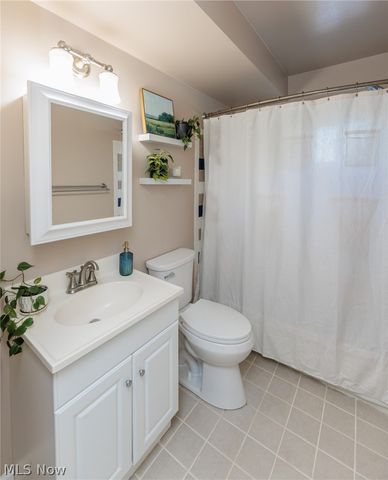 324 Charring Cross Drive, Munroe Falls, OH 44262