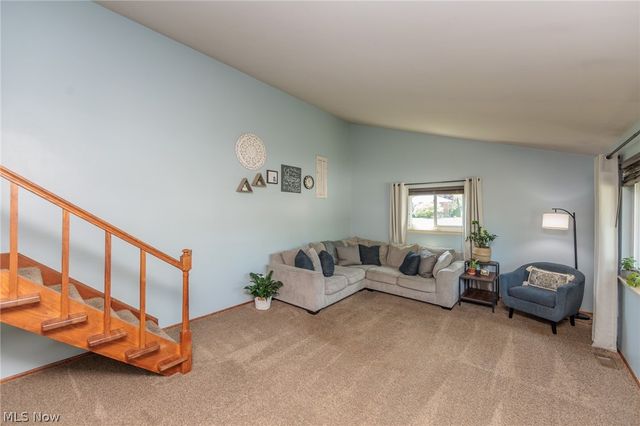 324 Charring Cross Drive, Munroe Falls, OH 44262