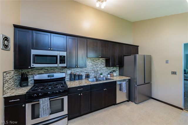 324 Charring Cross Drive, Munroe Falls, OH 44262