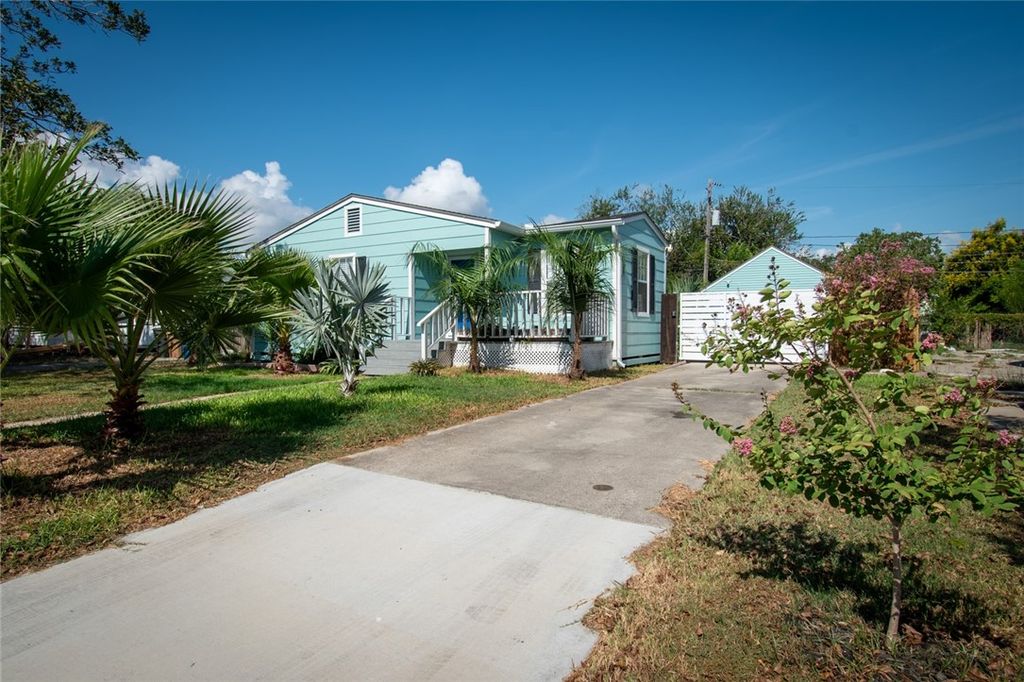 402 Angelo Dr, Corpus Christi, TX 78411 — photo 3